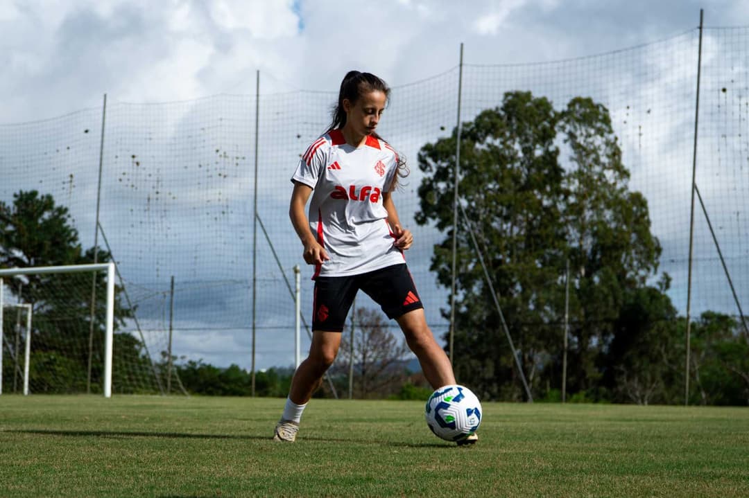 Gurias Coloradas entram na última semana de preparação para a estreia no Brasile...