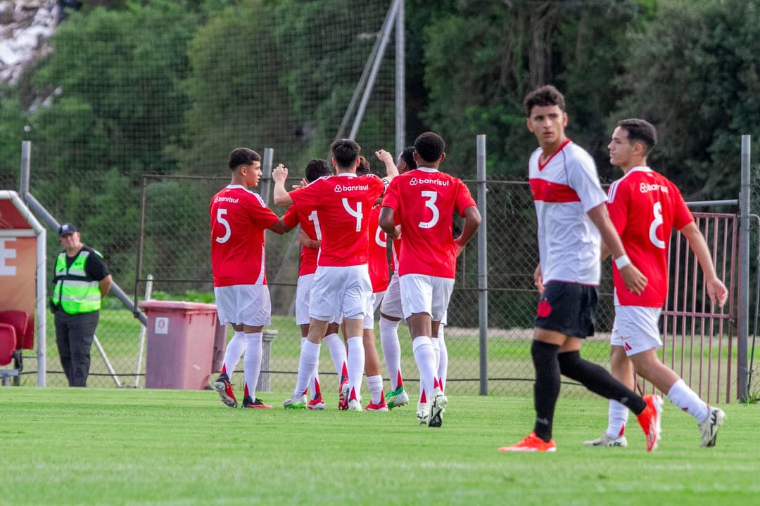 Celeiro de Ases goleia na estreia do Gauchão Sub-17
